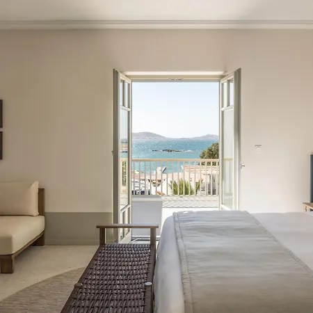Cosme, A Luxury Collection Resort, Paros فندق ناوسا