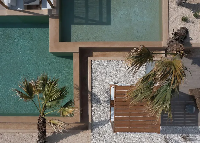 考斯米提斯酒店 纳乌萨