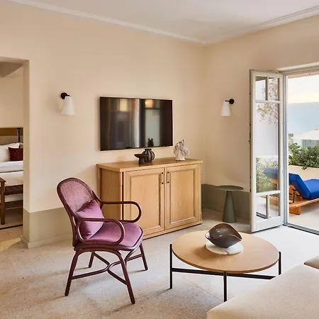 Cosme, A Luxury Collection Resort, Paros מלון נאוסה